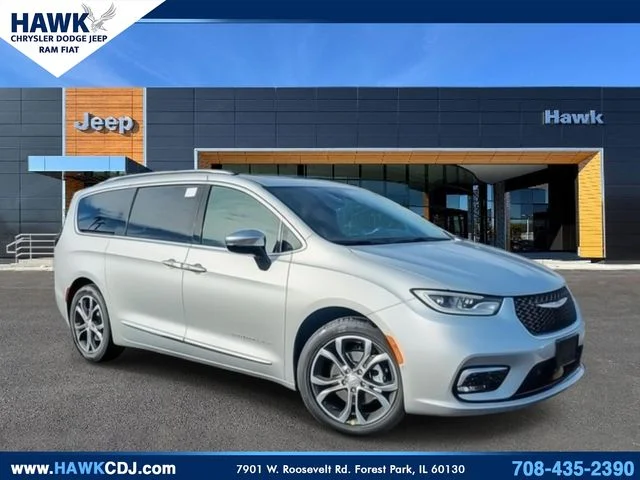 2026 Chrysler Pacifica Pinnacle's photo