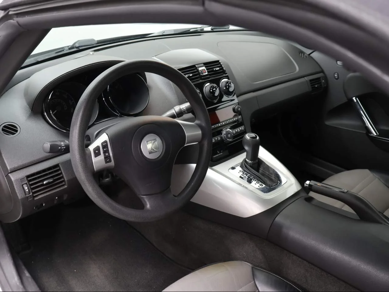 Used 2007 Silver Pearl Saturn  image 9