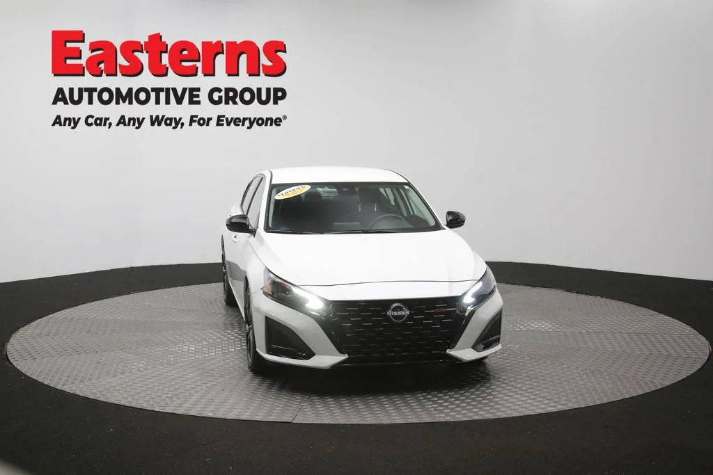 Used 2023 White Nissan 2.5 SR image 51