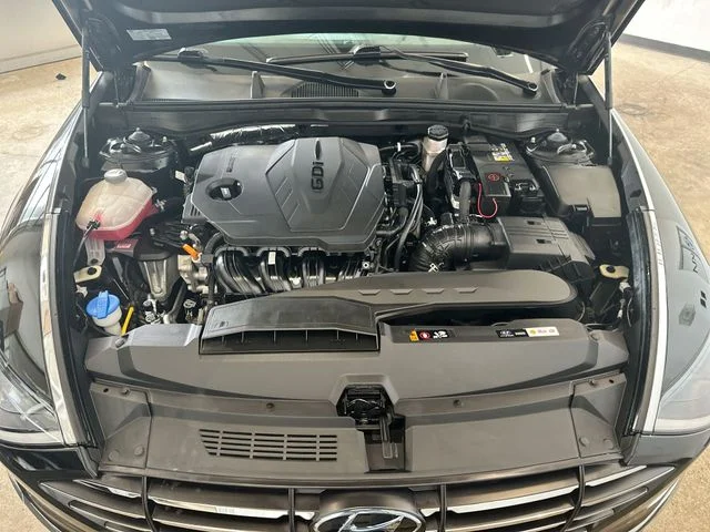 Used 2023 Black Hyundai SE image 19