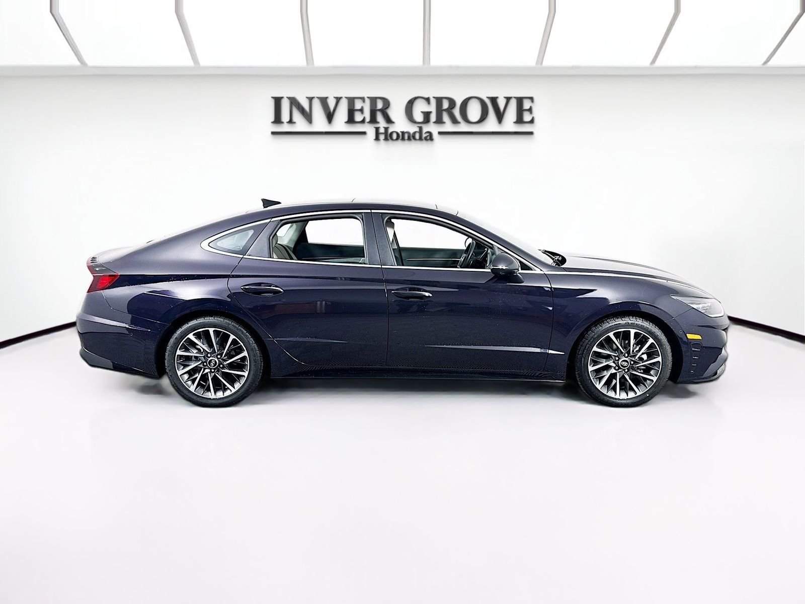 Used 2023 Carbon Blue Hyundai Limited image 4