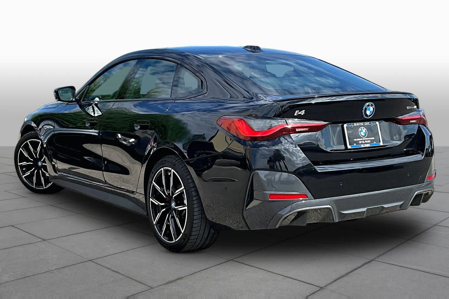 Used 2023 Black Sapphire Metallic BMW eDrive40 image 11