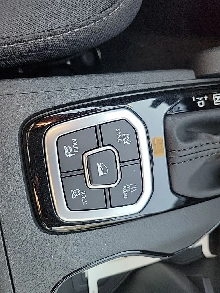 2026 Nissan Frontier SV - Photo 18