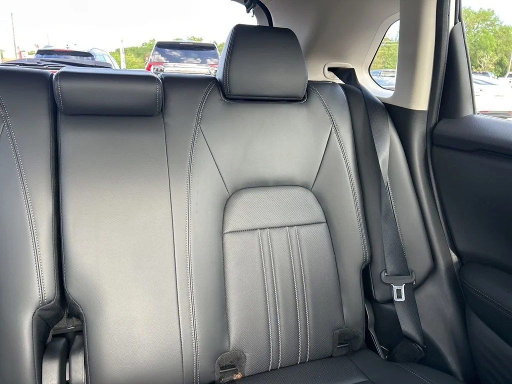 Used 2023 White Honda EX-L image 14