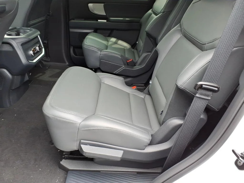 New 2026 Space Silver Metallic Ford Active image 11