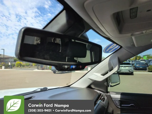 Used 2019 Summit White Chevrolet  image 20