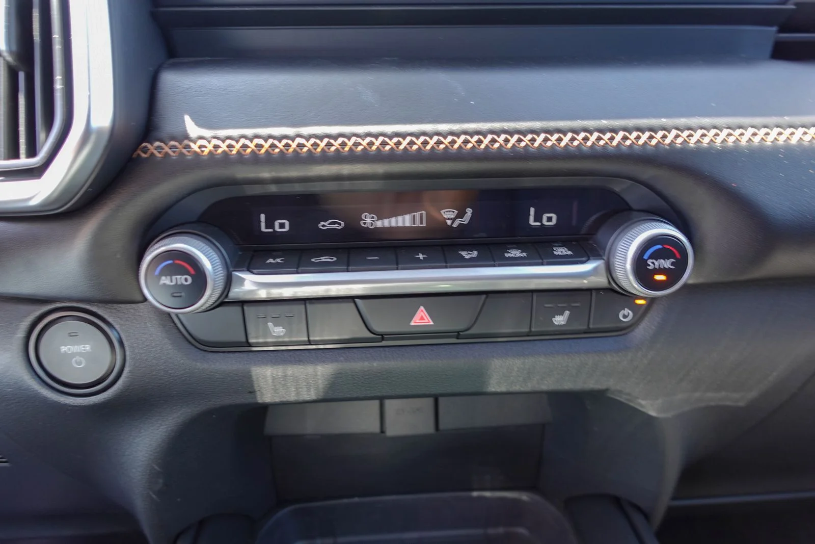 Certified Used 2025 Wind Chill Pearl Mazda Premium image 22