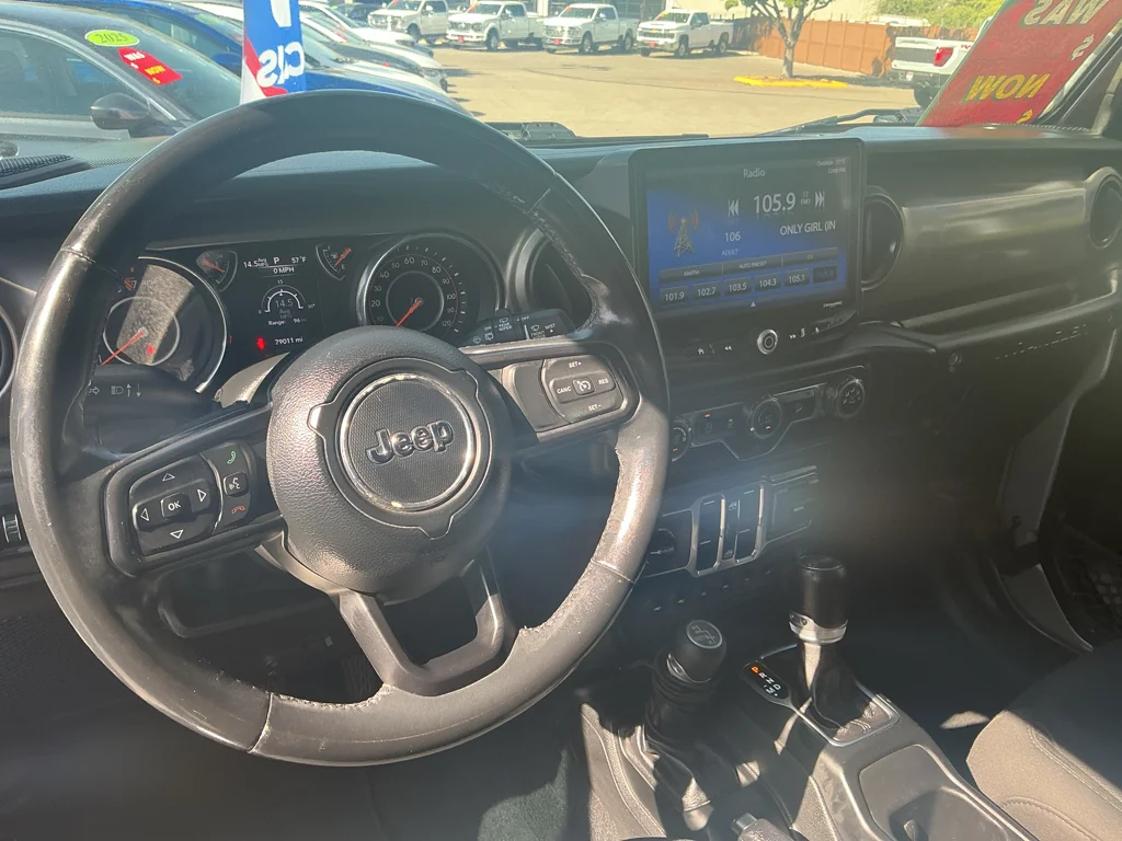 Used 2019 Billet Silver Metallic Clearcoat Jeep Sport S image 10