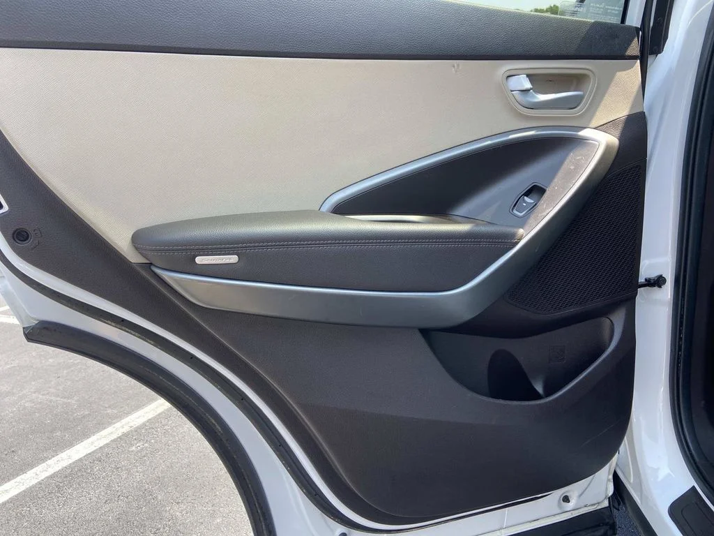 Used 2017 White Hyundai 2.4 Base image 12