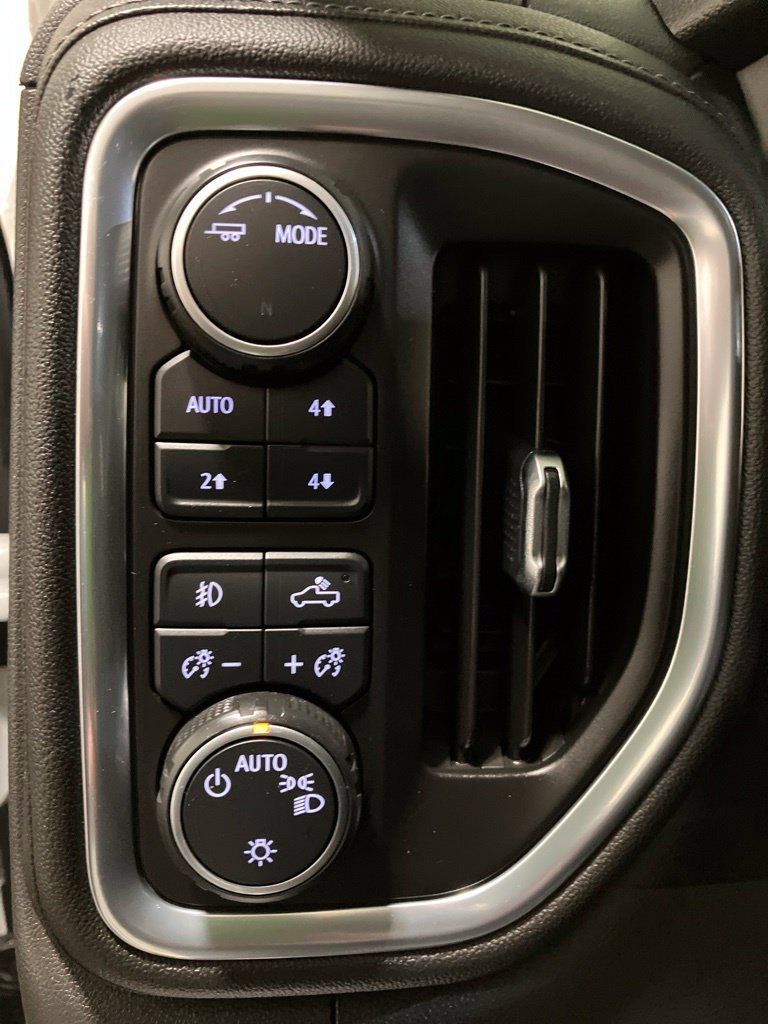 Used 2021 Summit White Chevrolet RST image 9