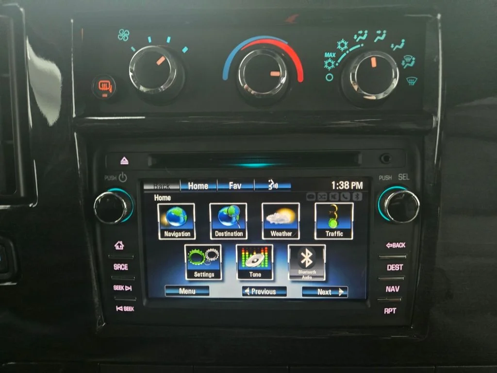 Used 2020 Summit White Chevrolet Explorer Limited SE image 32
