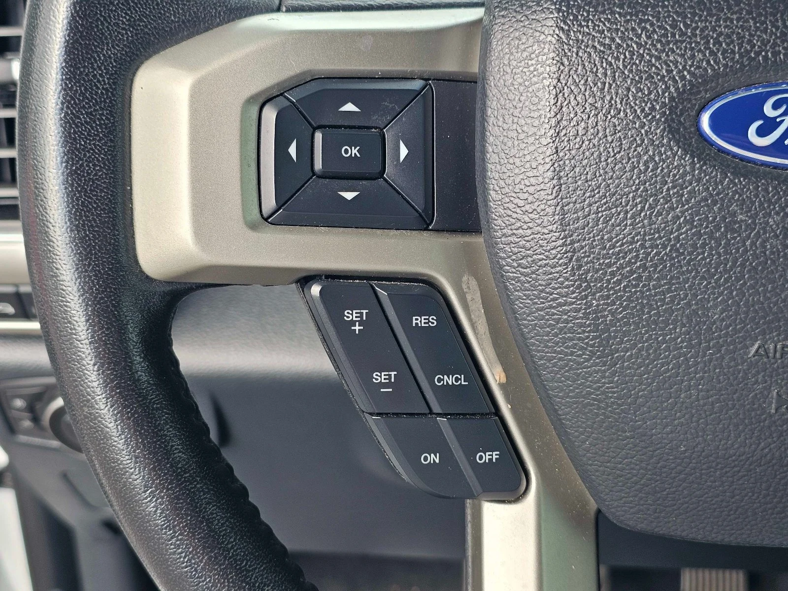 Used 2022 Oxford White Ford LARIAT image 20