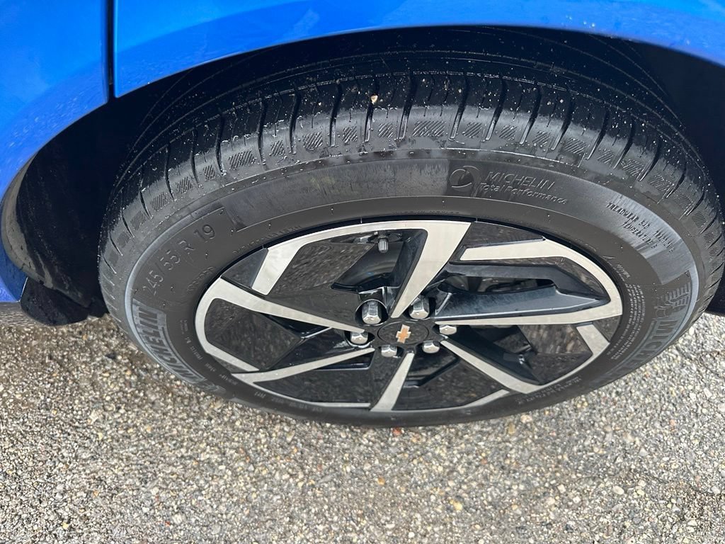 2025 Chevrolet Equinox EV LT - Photo 20
