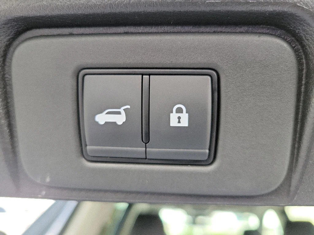 Used 2025 Boulder Gray Pearl Nissan SL image 8