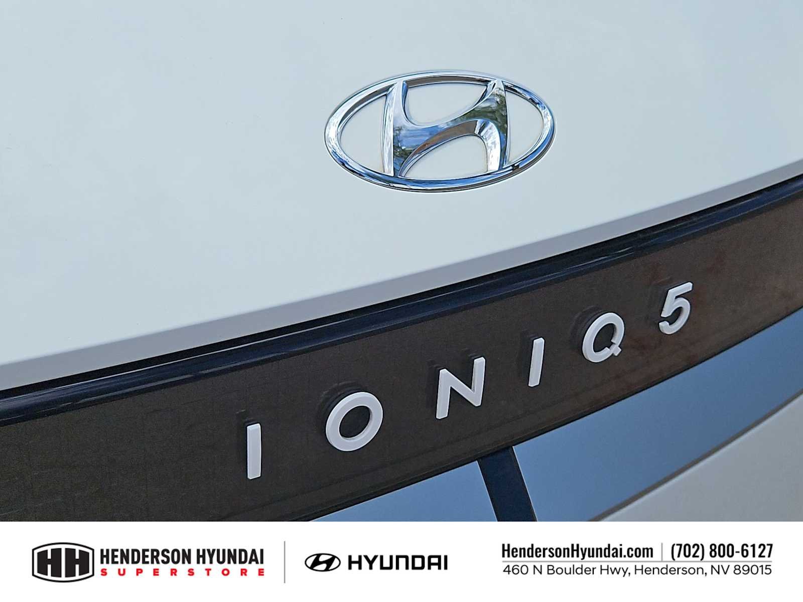 Used 2024 Atlas White Hyundai SEL image 12