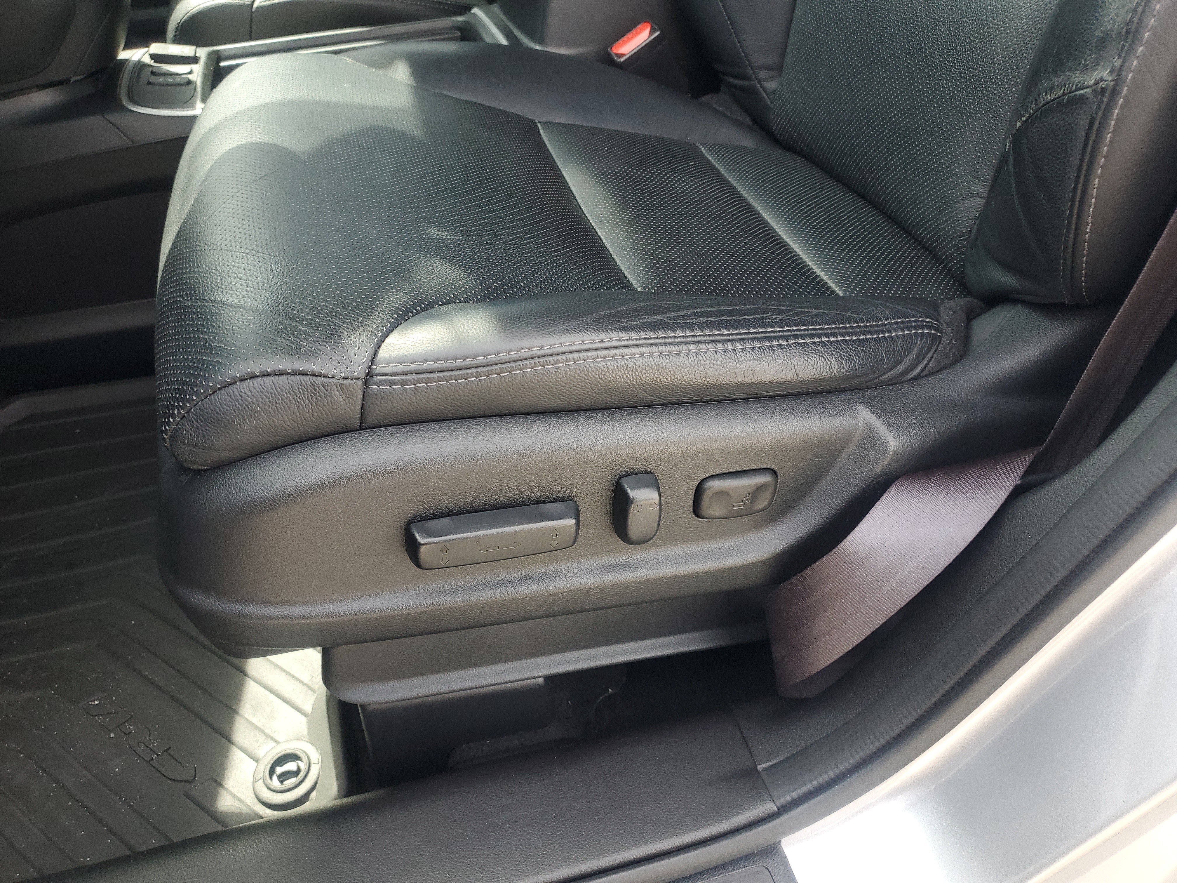 Used 2015 Silver Honda EX-L image 22