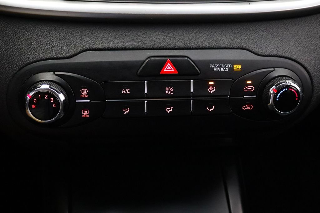 Used 2017 White Kia LX image 23