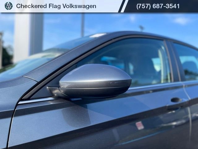 Used 2025 Platinum Gray Metallic Volkswagen 1.5T SE image 2