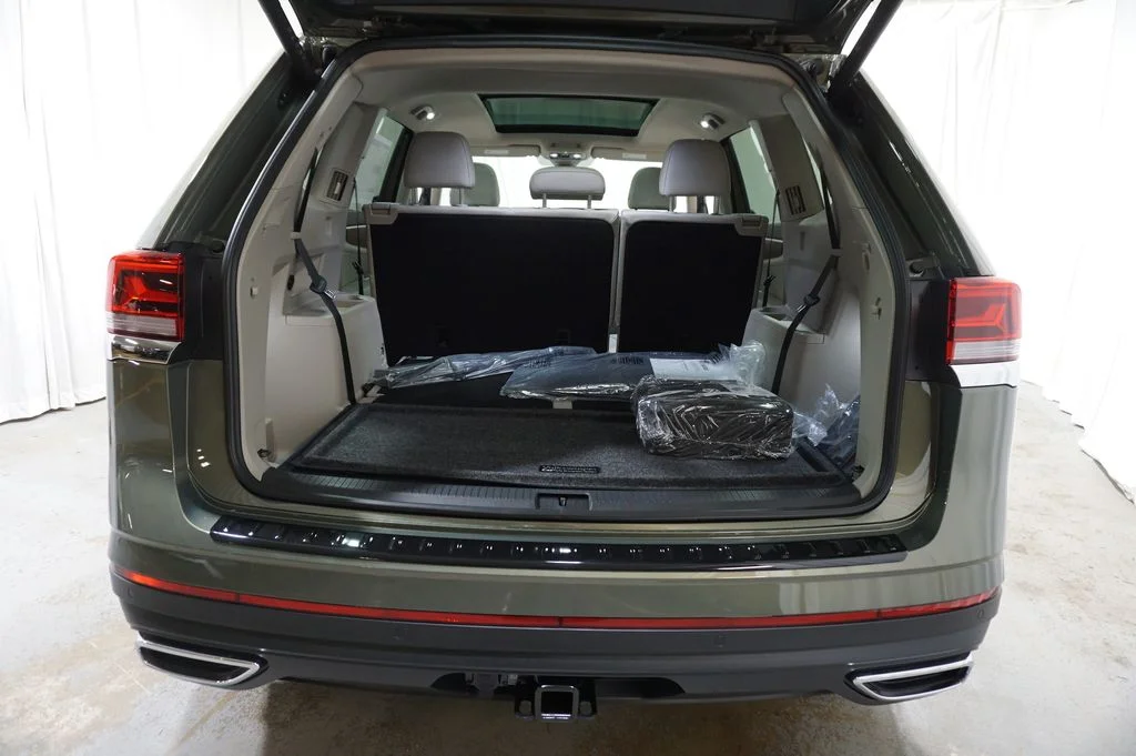 New 2026 Green Volkswagen 2.0T SE w/Technology image 32
