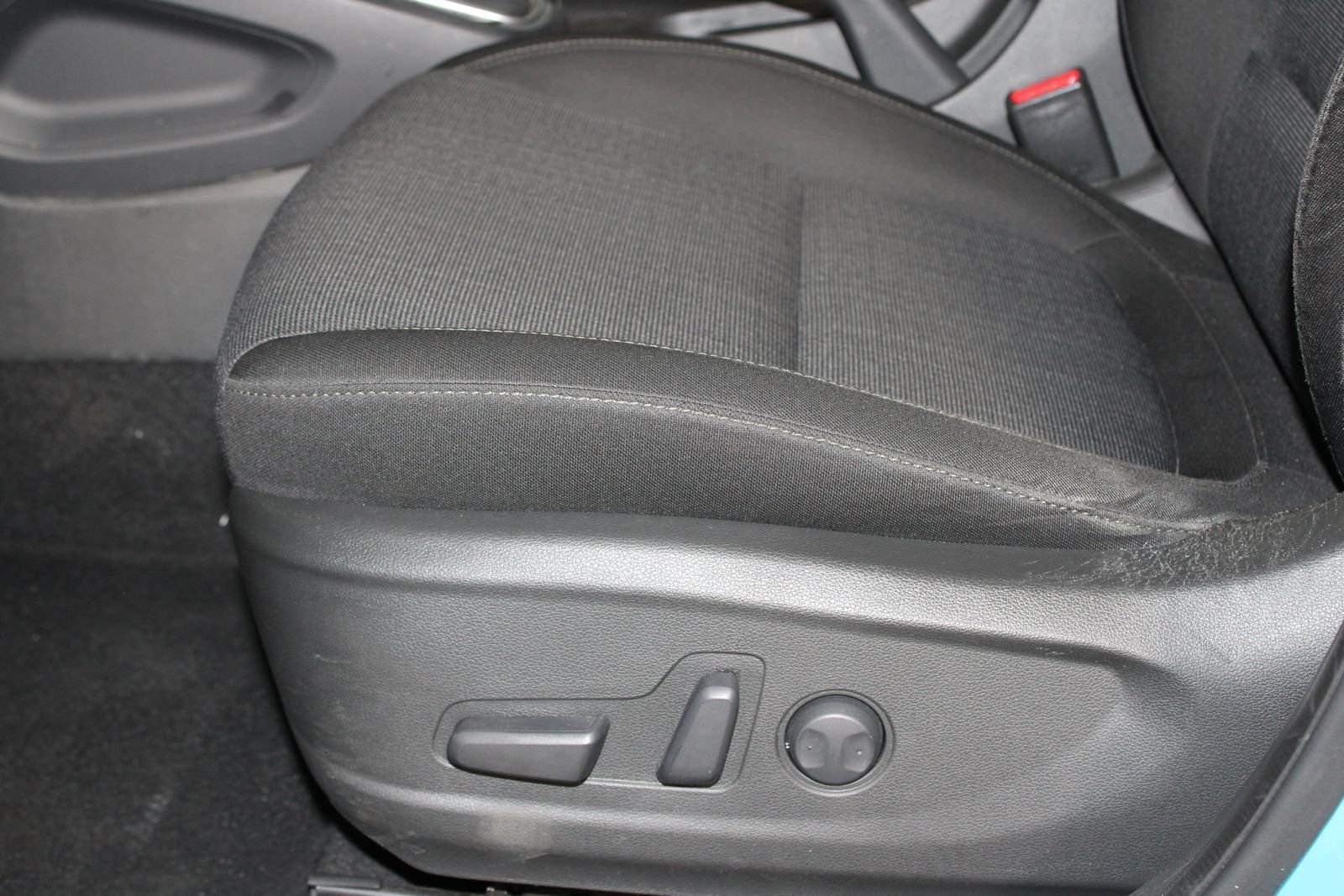 Used 2023 Green Hyundai SEL image 24