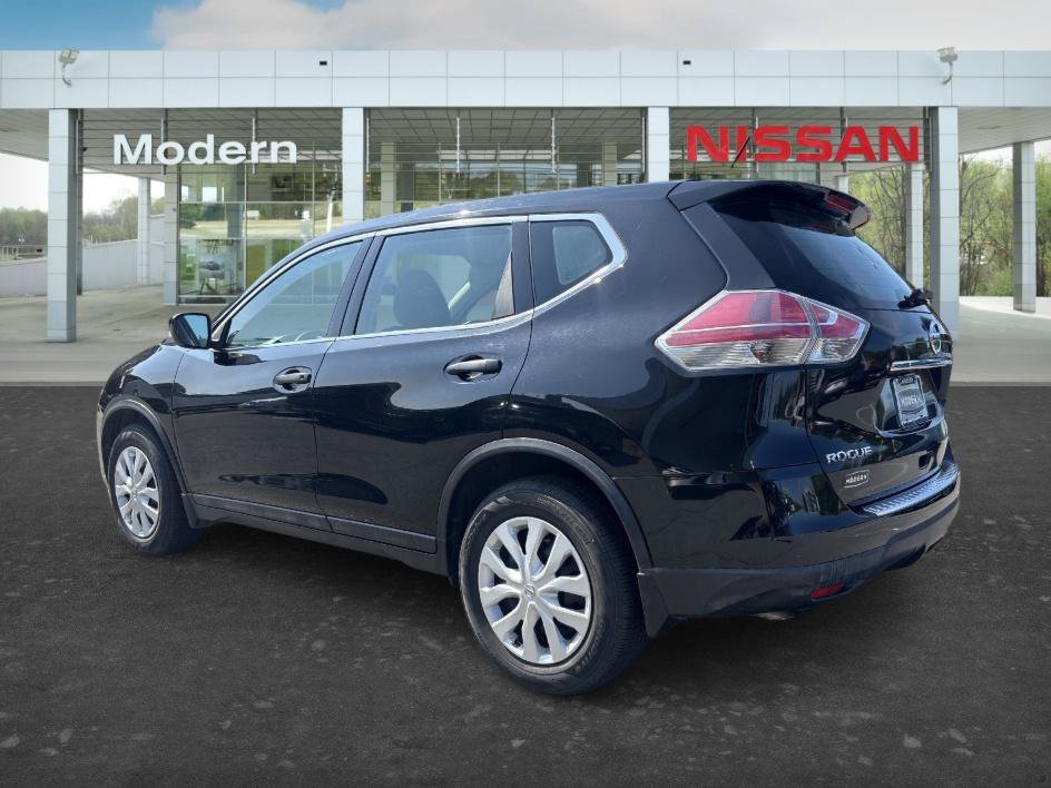 Used 2016 Magnetic Black Nissan S image 14
