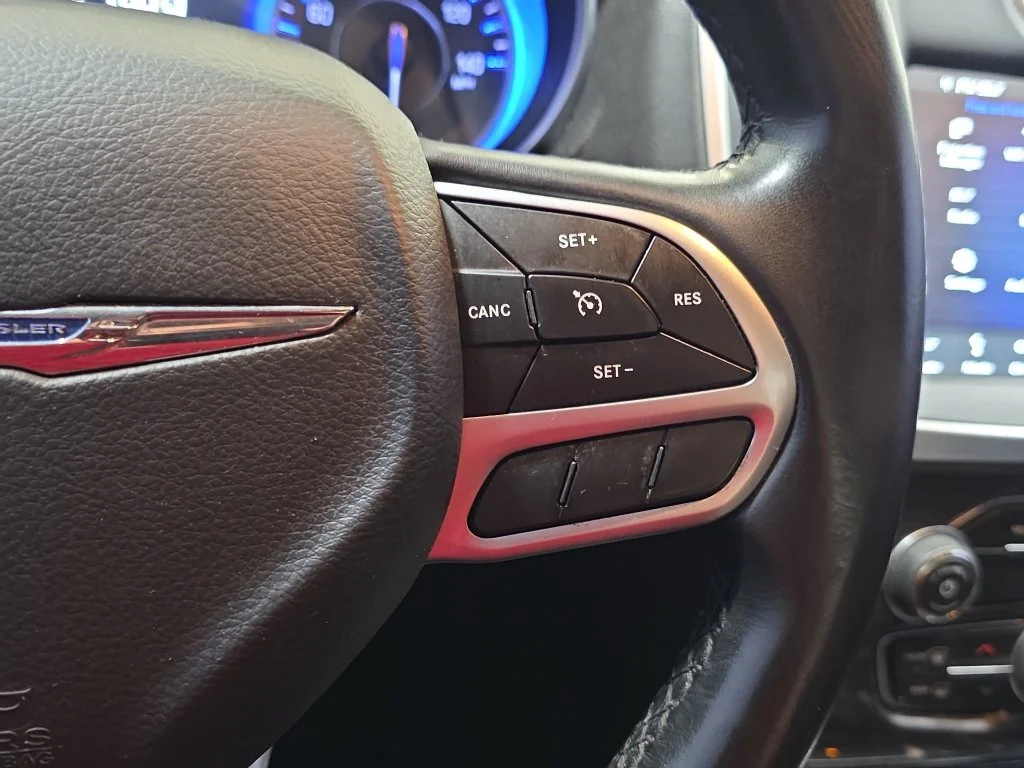 Used 2018 Velvet Red Pearlcoat Chrysler Touring image 17