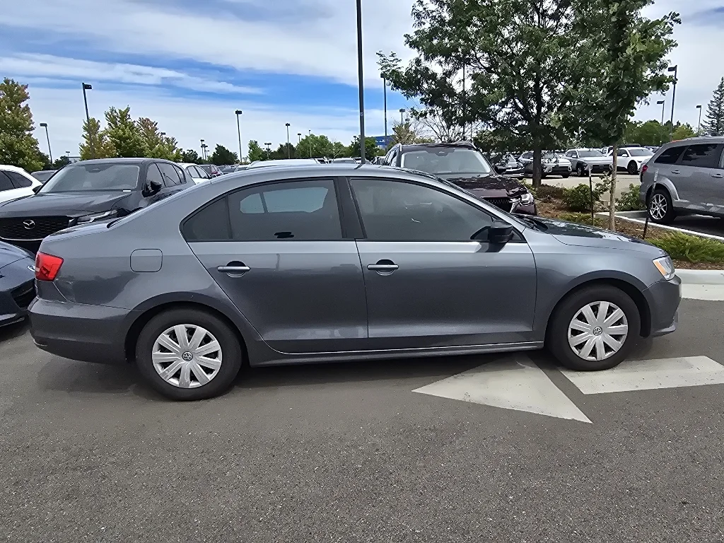 Used 2015 Platinum Gray Metallic Volkswagen 2.0L S image 6