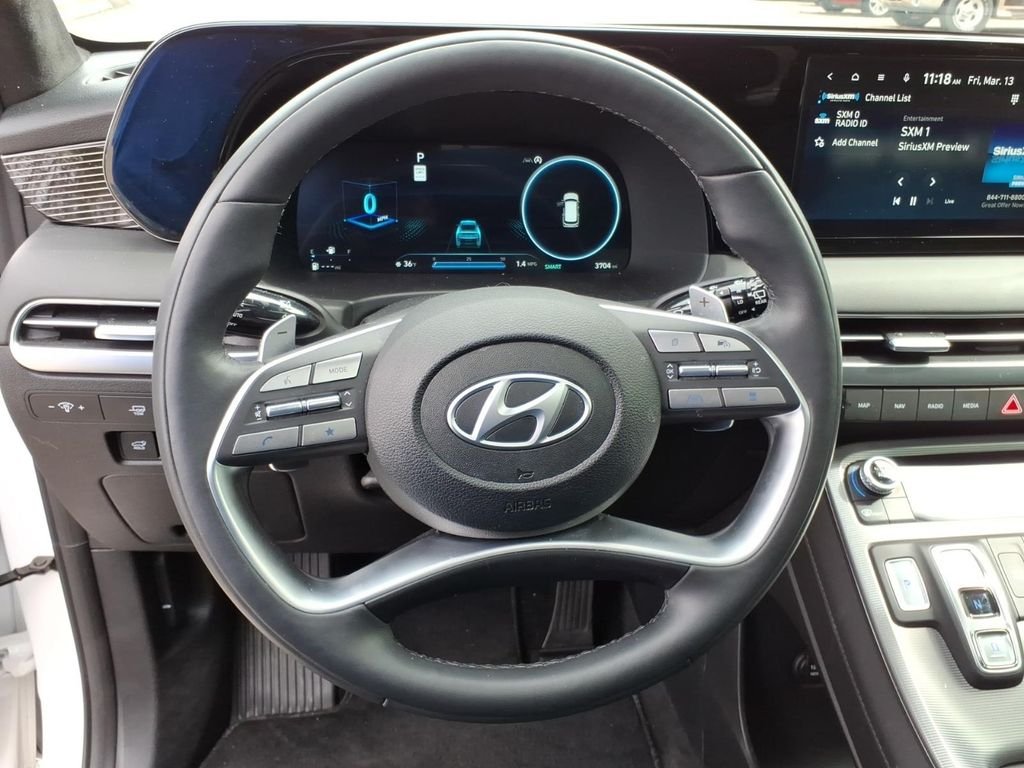 Used 2025 White Hyundai Calligraphy image 21