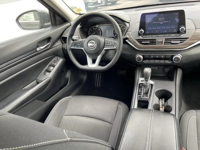 2025 Nissan Altima SV - Photo 14