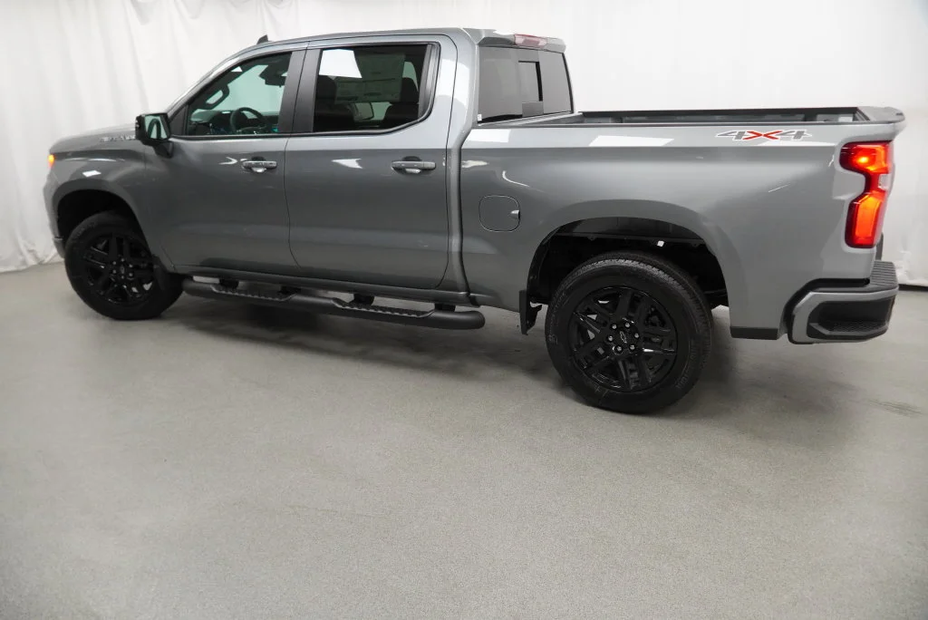 New 2026 Sterling Gray Metallic Chevrolet RST image 39
