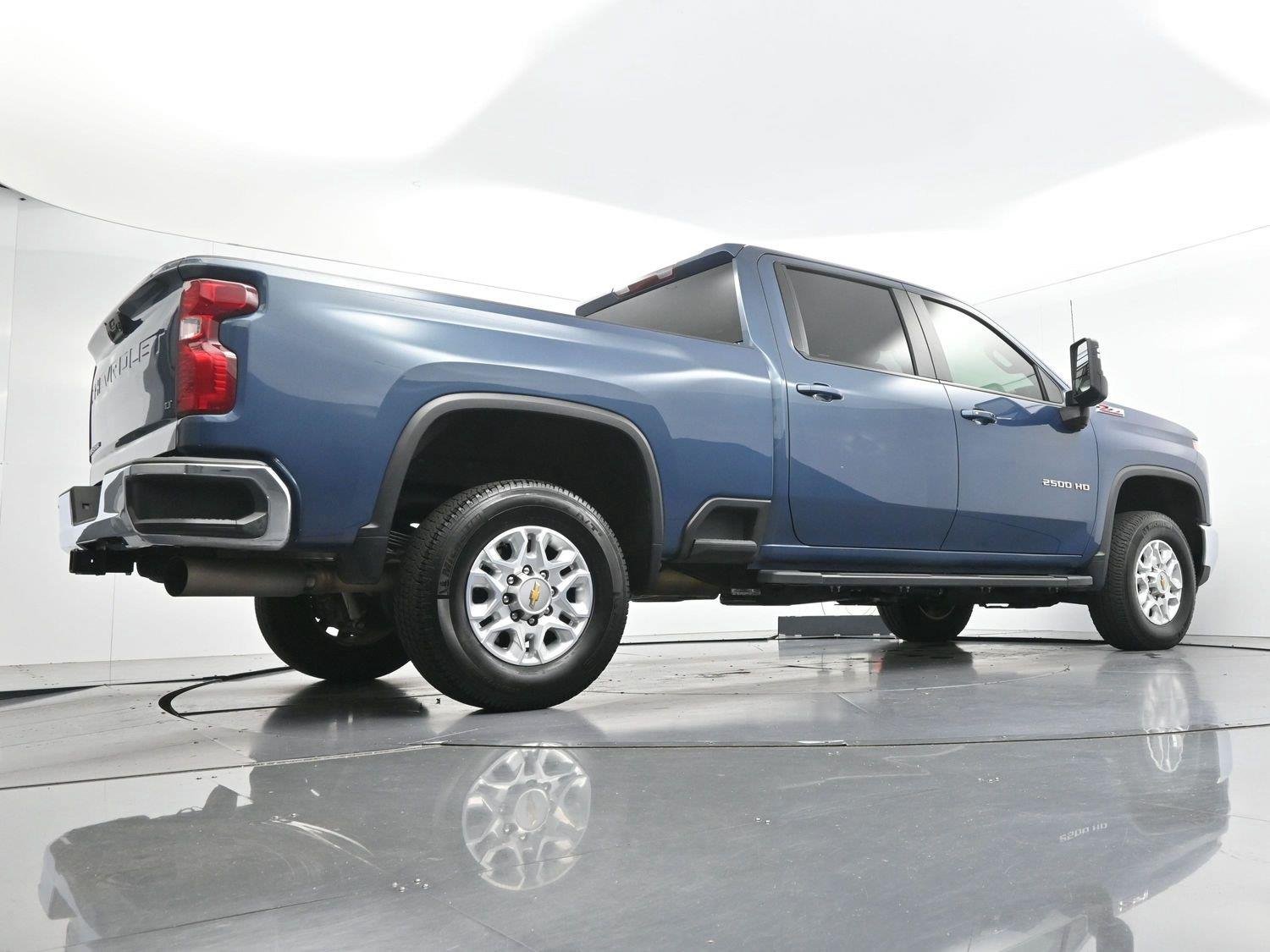 Used 2026 Lakeshore Blue Metallic Chevrolet LT image 50