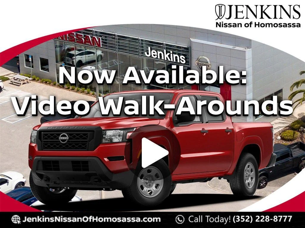 Used 2025 Blue Nissan SR image 2