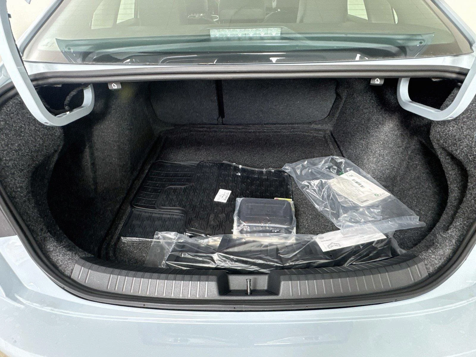 New 2027 GRAY Volkswagen SEL image 26