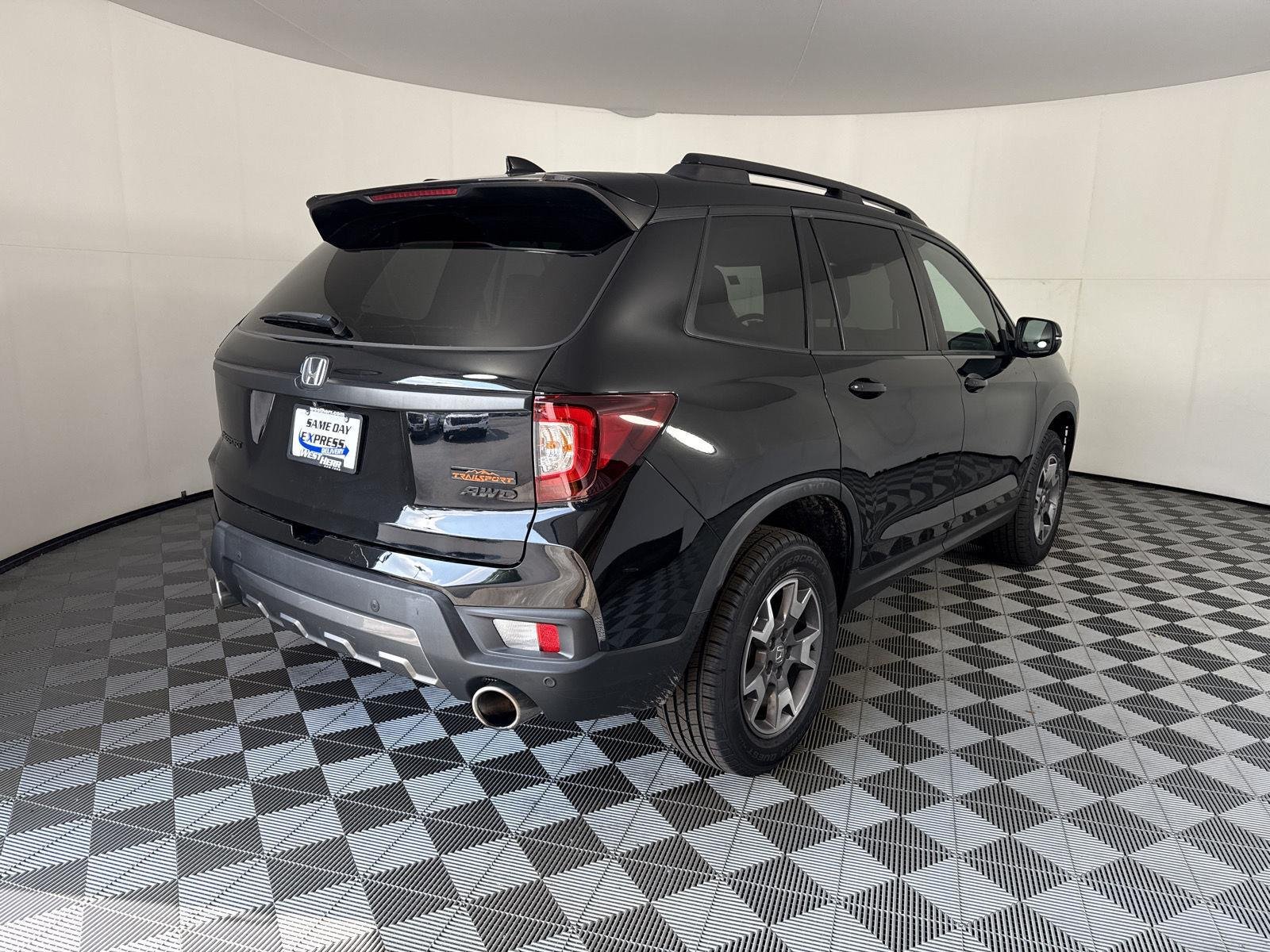 Used 2022 Crystal Black Pearl Honda TrailSport image 9