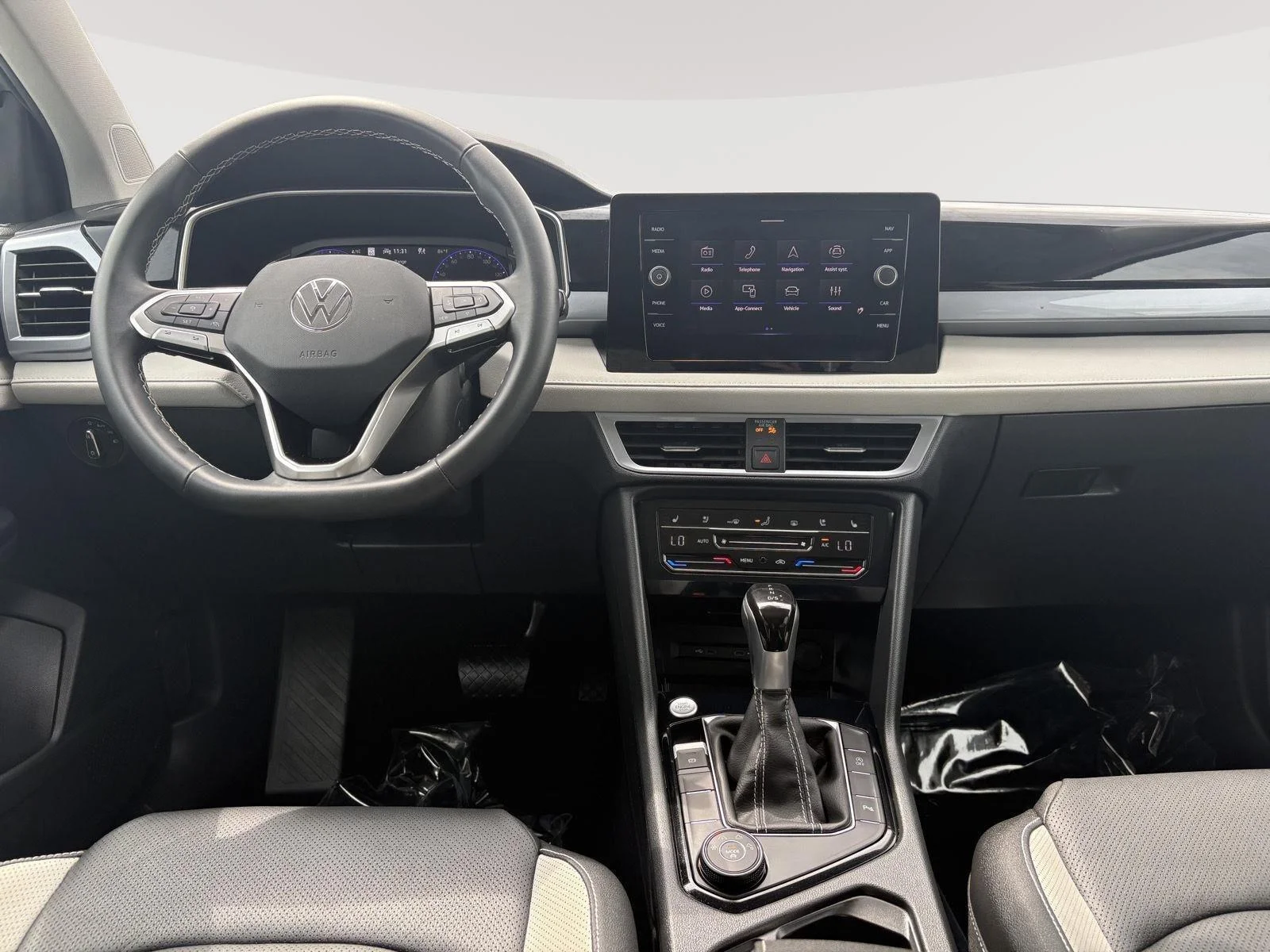 Certified Used 2025 SILVER Volkswagen SEL image 15
