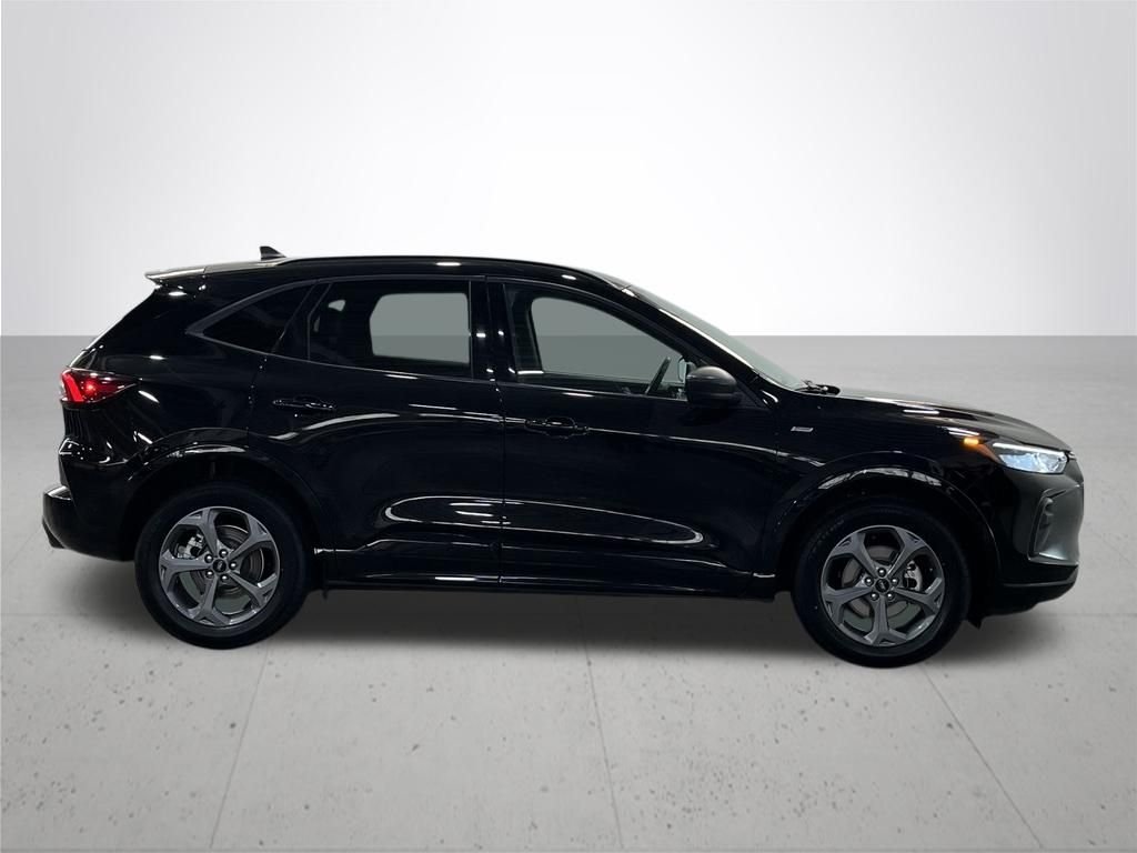 Used 2024 Black Metallic Ford ST-Line image 9