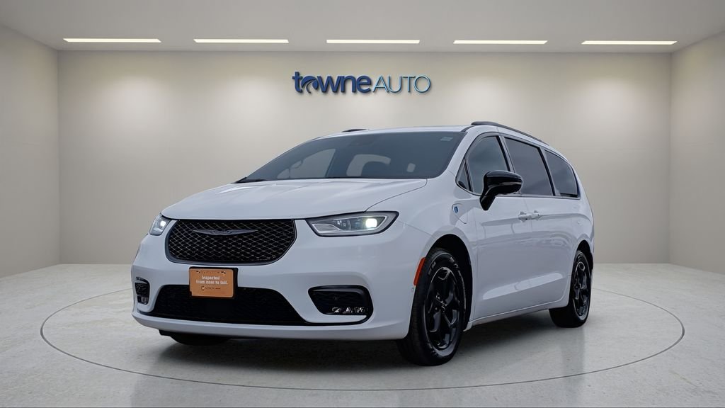 2024 Chrysler Pacifica PHEV