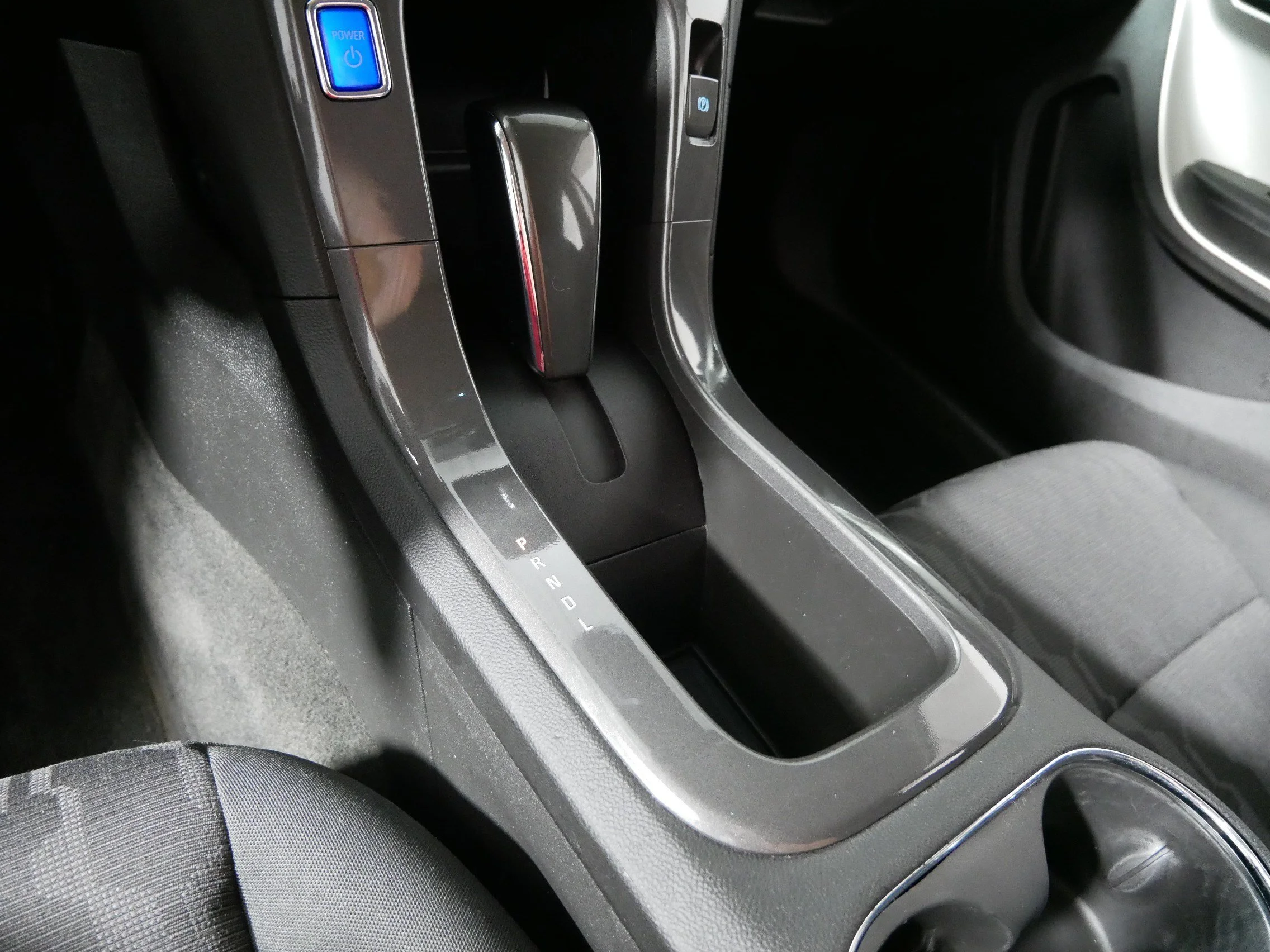 Used 2015 Silver Ice Metallic Chevrolet  image 24