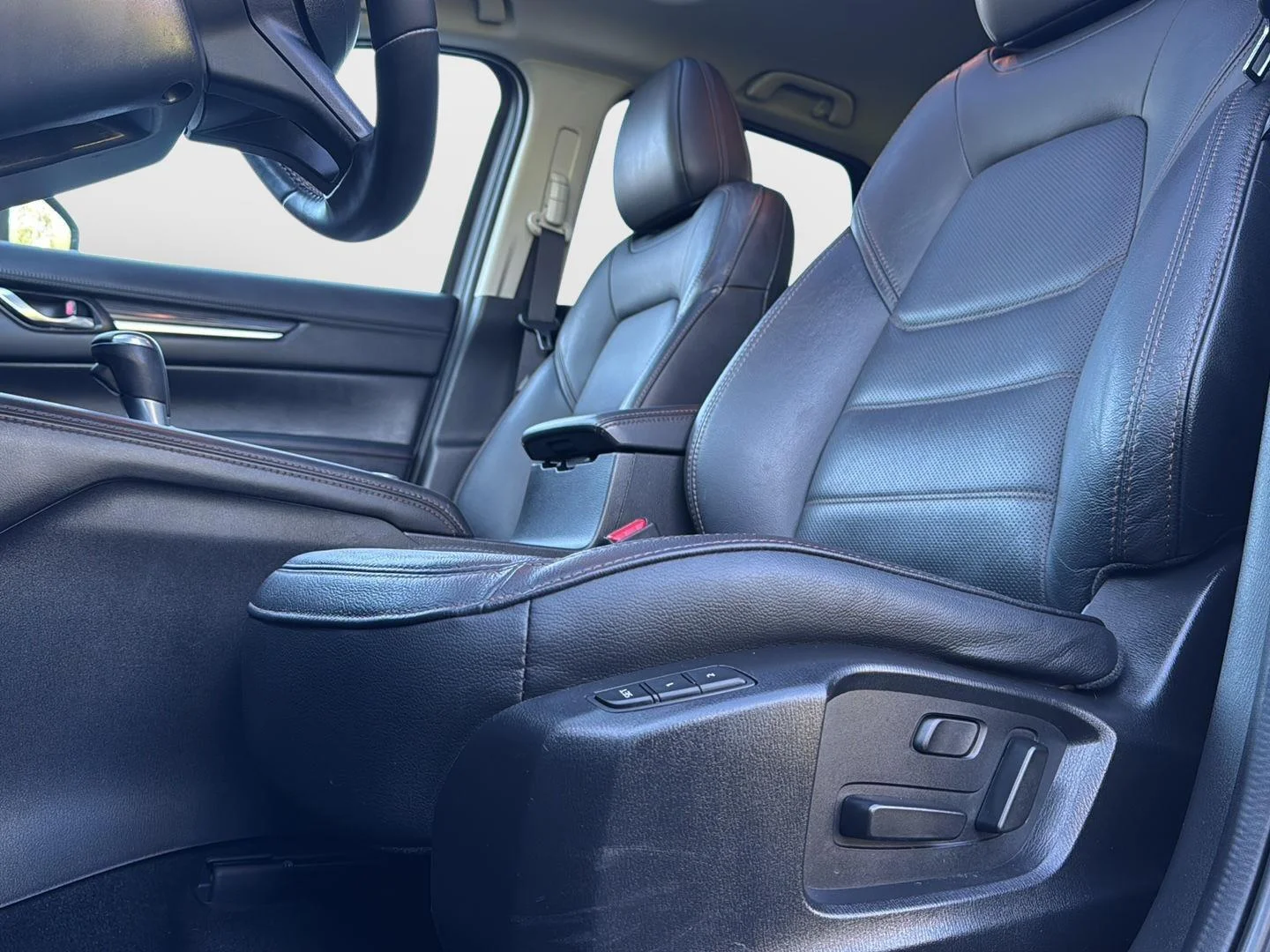 Used 2020 Deep Crystal Blue Mica Mazda Grand Touring image 30
