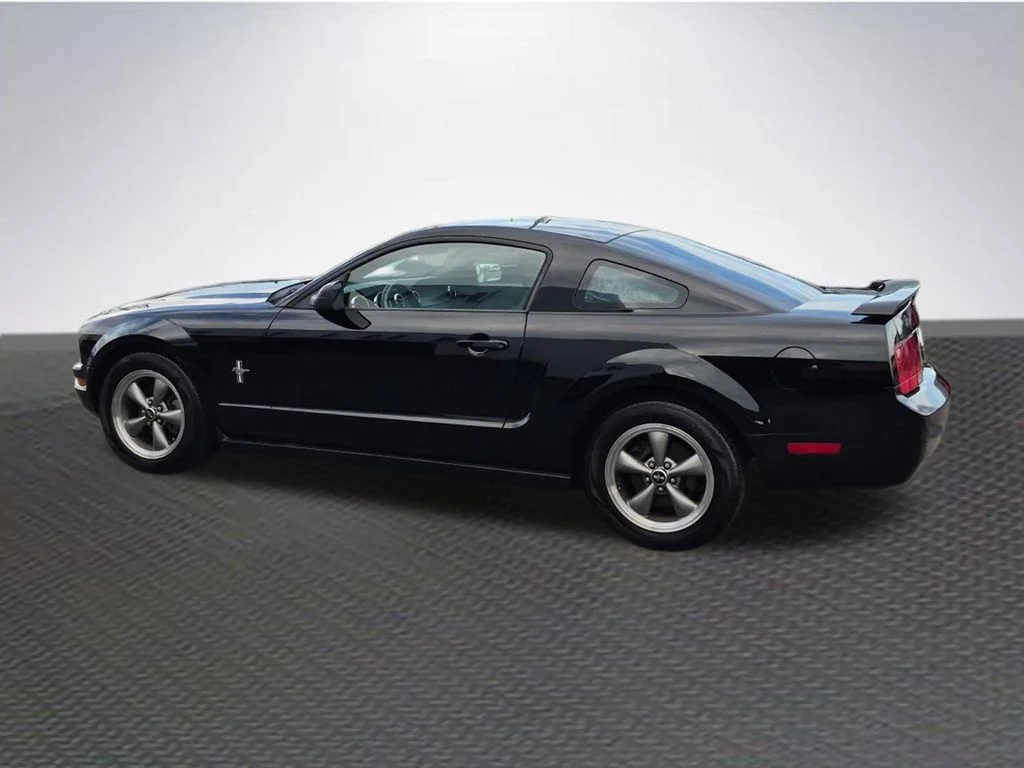 Used 2006 Black Ford V6 image 5