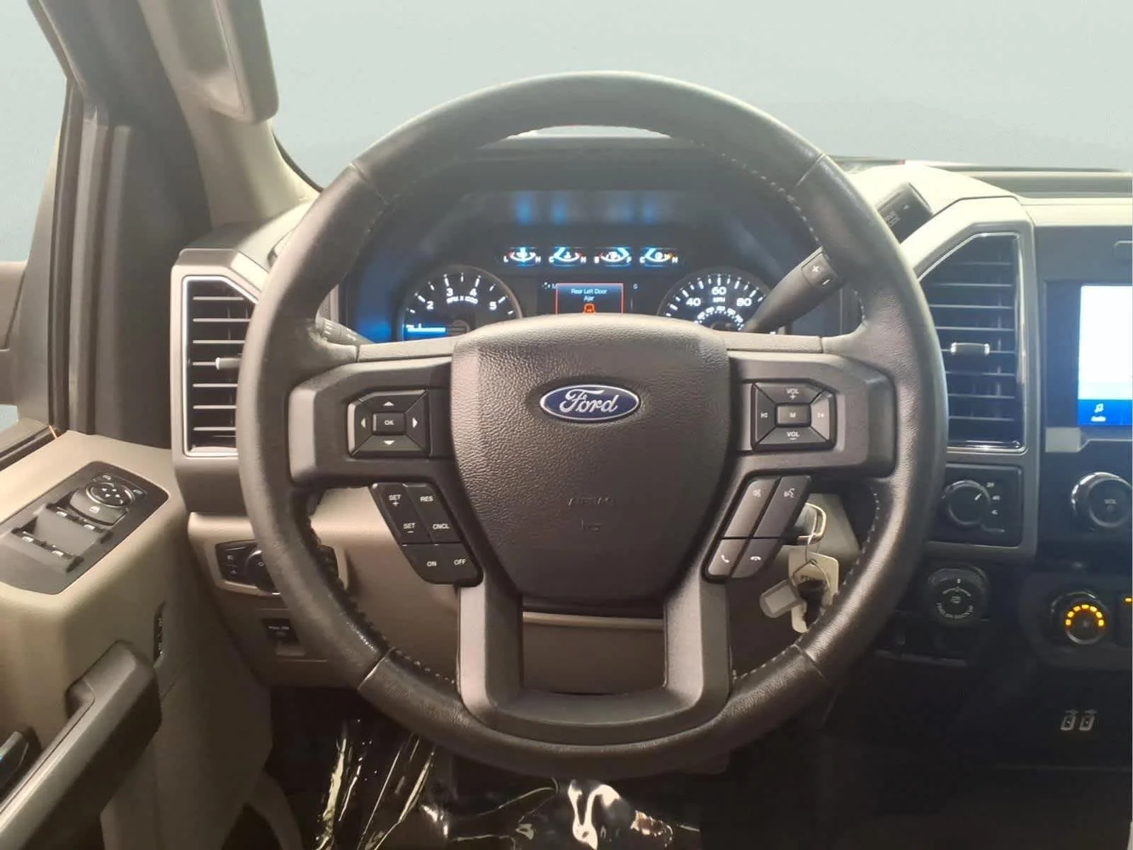 Used 2020 Rapid Red Metallic Tinted Clearcoat/Magnetic Ford XLT image 19