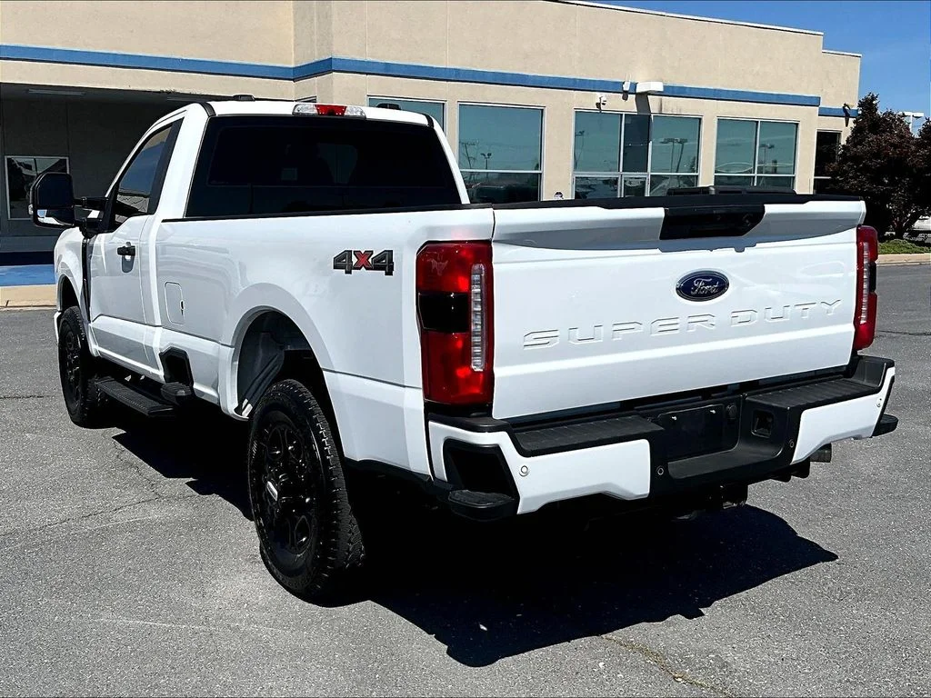Used 2025 White Ford XL image 6