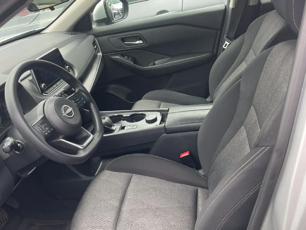 Used 2024 Silver Nissan SV image 10