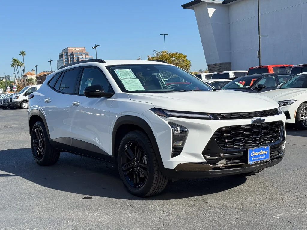 Used 2026 Summit White Chevrolet ACTIV image 5