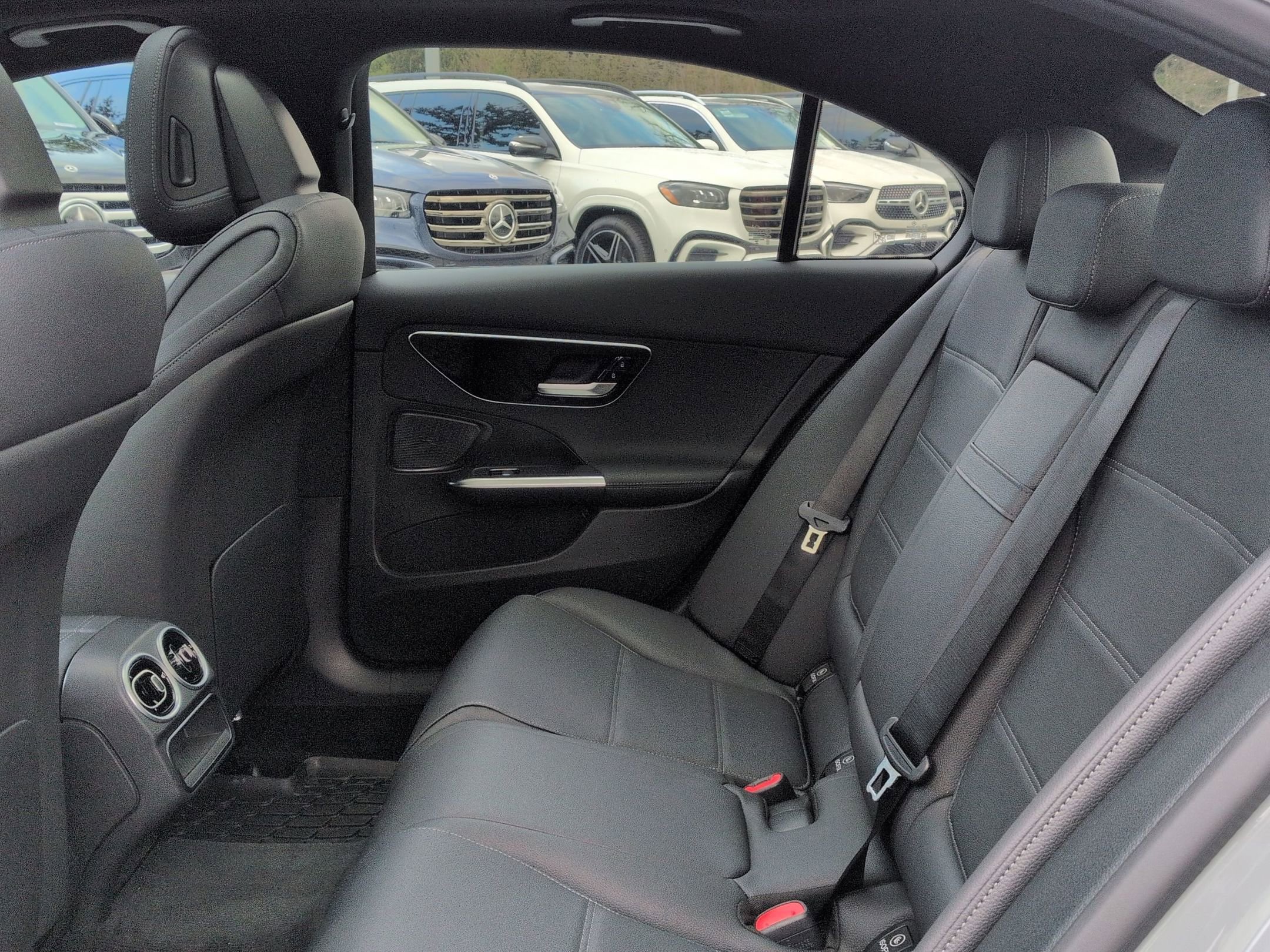 New 2026 MANUFAKTUR Alpine Grey Mercedes-Benz C 300 image 57