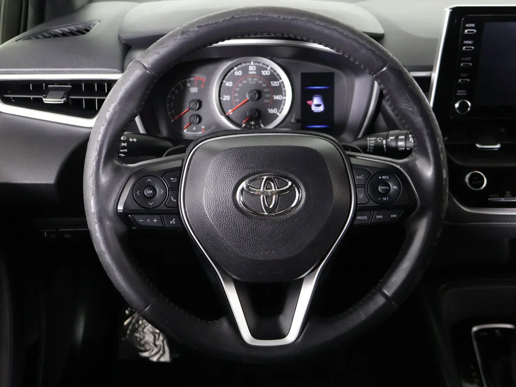 Used 2019 White Toyota SE image 33