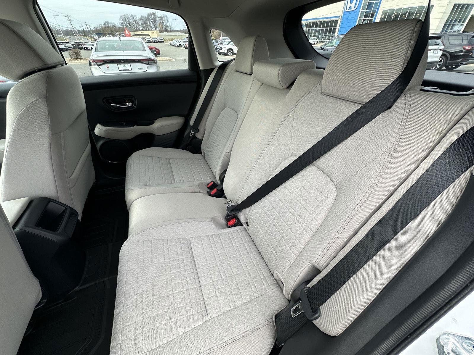 2026 Honda HR-V LX - Photo 11