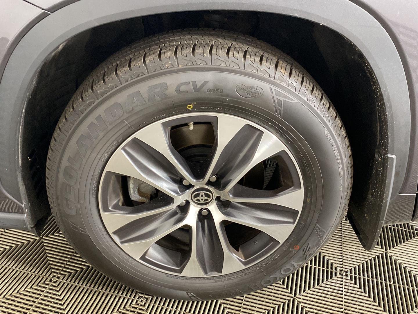 Used 2021 Magnetic Gray Metallic Toyota XLE image 21
