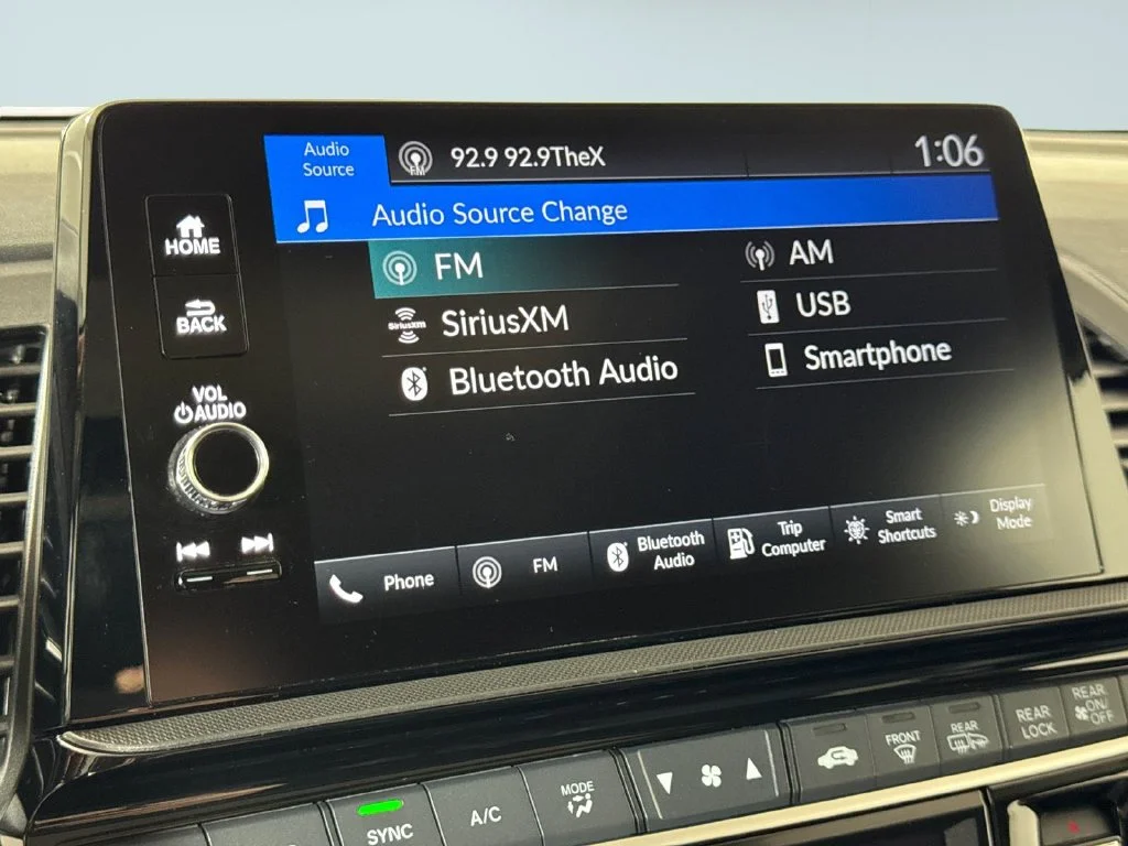 Used 2025 Black Honda EX-L image 23