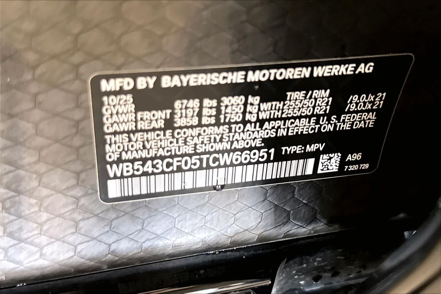 Used 2026 Mineral White Metallic BMW xDrive45 image 29